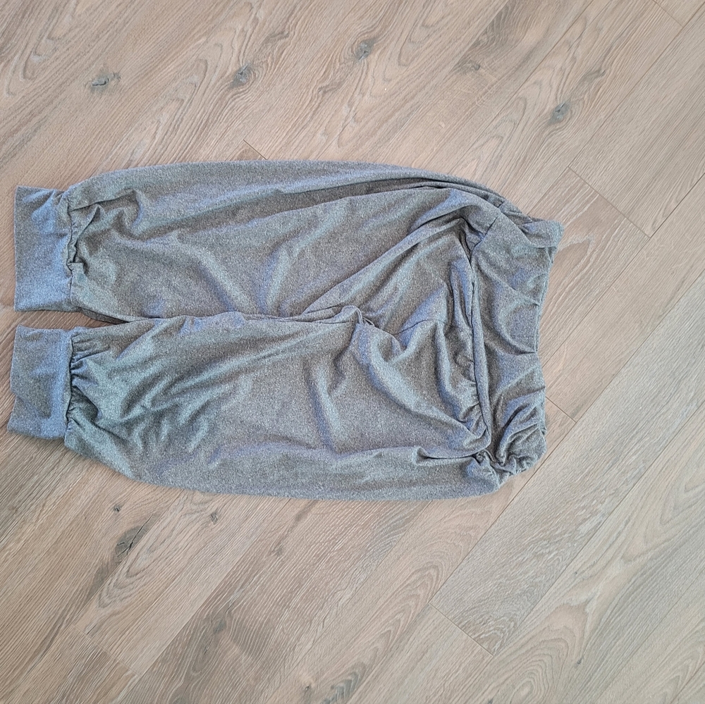 Capri loose fit yoga pants - Picture 4 of 5